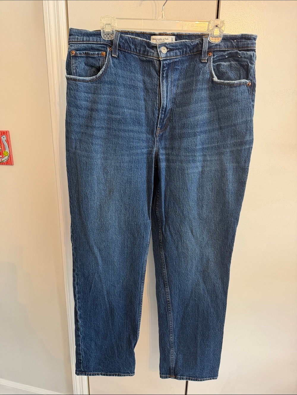 Abercrombie & Fitch Women’s Indigo Straight Jeans 90’s straight Ultra High Rise